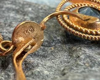 A stunning pair of Victorian Revival earrings, made on 18K gold, marked 750 with a total approx. weight of 4.60 grams.
