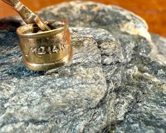 This lot features a 14k gold cross pendant with a total approx. weight of 2.00 grams.
