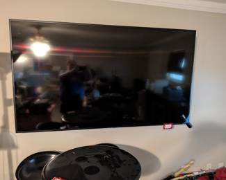 $200 65" Large Flat Screen TV Wall Mounted
Large flat-screen television wall-mounted in modern home setting. Home entertainment, TV for sale, wall mount TV, electronics.
