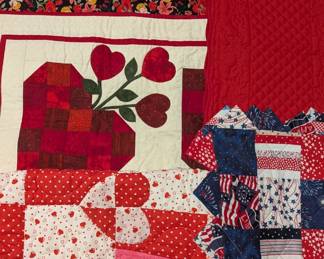 Holiday quilts