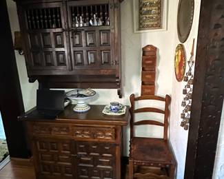 Spain’s revival Tudor 1920 kitchen cabinets