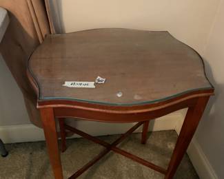 #300 Wood 4 leg End Table - 22x18x26 w/glass protect $30.00