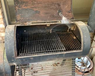#197 Brinkmann Cast Iron Smoker w/side hopper on Wheels (as is condition) $40.00