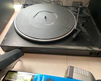 #56 Nikko NP 550 Turntable $35.00