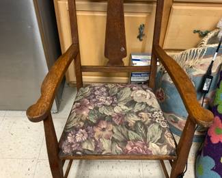 #81 oak arm dining chair $30.00