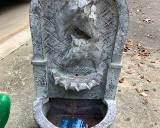 #113 horse fountain $30.00