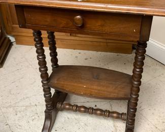 #153 small side table 1 drawer 20x14x27 $35.00
