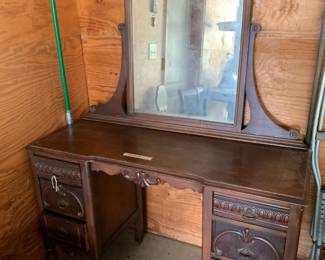 #105 vanity 4 drawer with mirror 48x18x32 mirr 32x $75.00