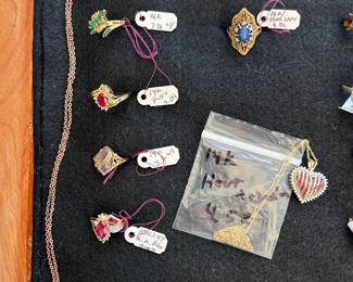 Beautiful 10-14 ct gold rings, necklaces & earrings