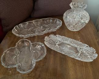 Various vintage crystal items.