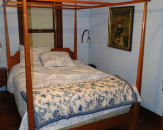 4 poster bed mattress not included