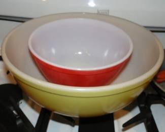 Pyrex bowls