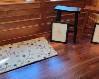 This little rug goes with the next rug....