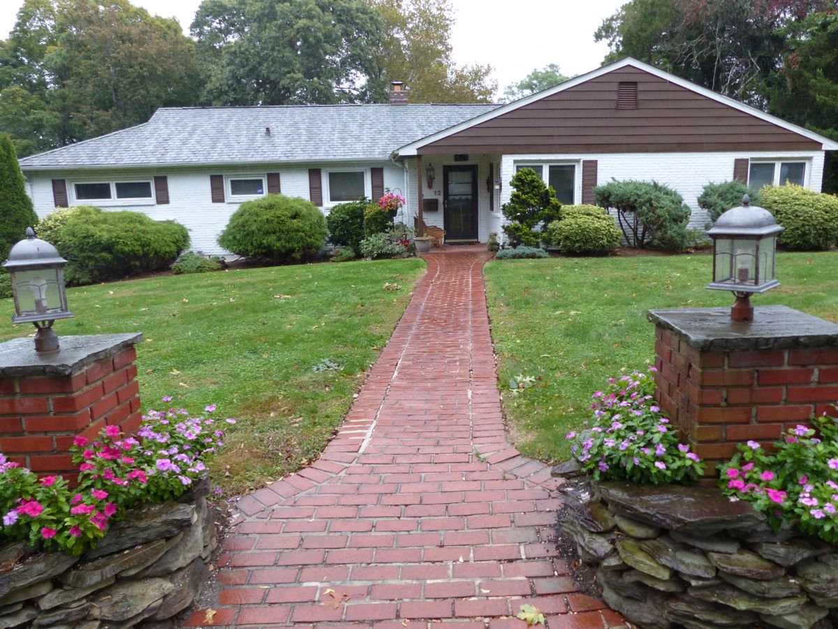 Lovely home loaded with a great assortment including vintage & antiques!!