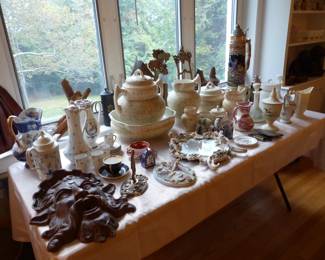 Lots of bric-a-brac including vintage & antiques