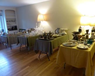 Lots of bric-a-brac including vintage & antiques
