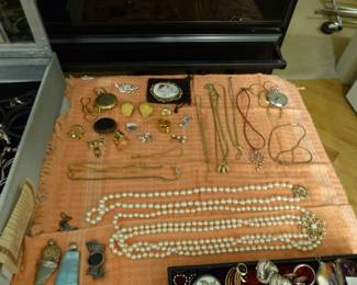 Costume jewelry & many watches