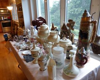Lots of bric-a-brac including vintage & antiques