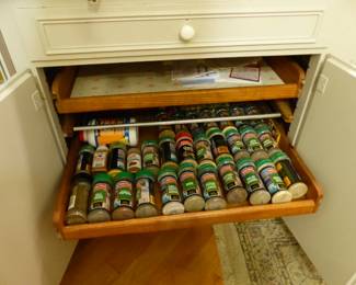 Kitchenware, spices