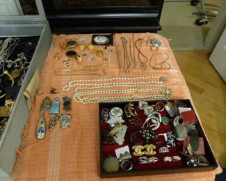 Costume jewelry & many watches