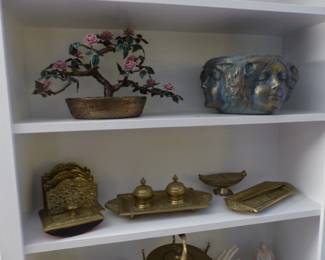 Lots of bric-a-brac including vintage & antiques