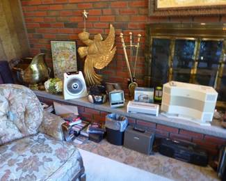 Electronics, bric-a-brac