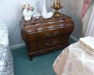 Pair of Karges side chests, pair of mirrors, pair of lamps, bric-a-brac