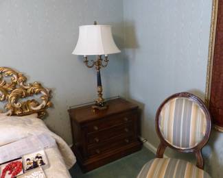 Karges night table, single brass lamp