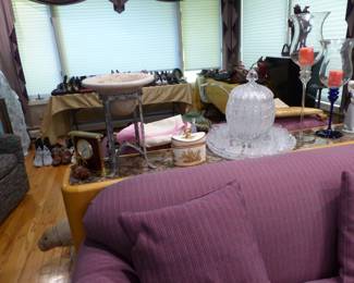 Sofa, bric-a-brac