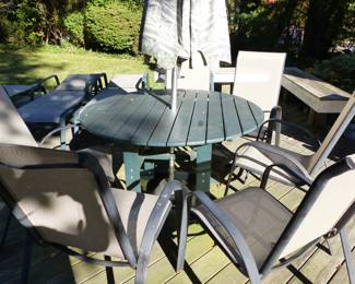Outdoor table, chairs & umbrella