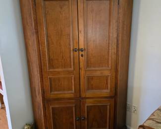 Entertainment center