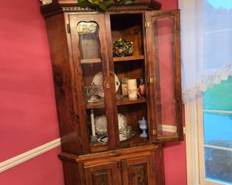 Traditional corner cabinet