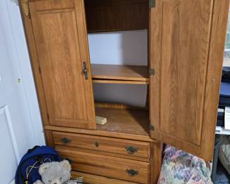 Wardrobe cabinet