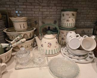 Set of Pfaltzgraff dishes