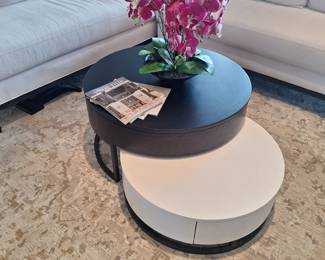 Nesting Table 31"diameter