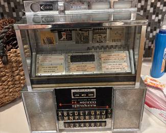 Vintage SeeBurg consolette/ Jukebox. In great condition