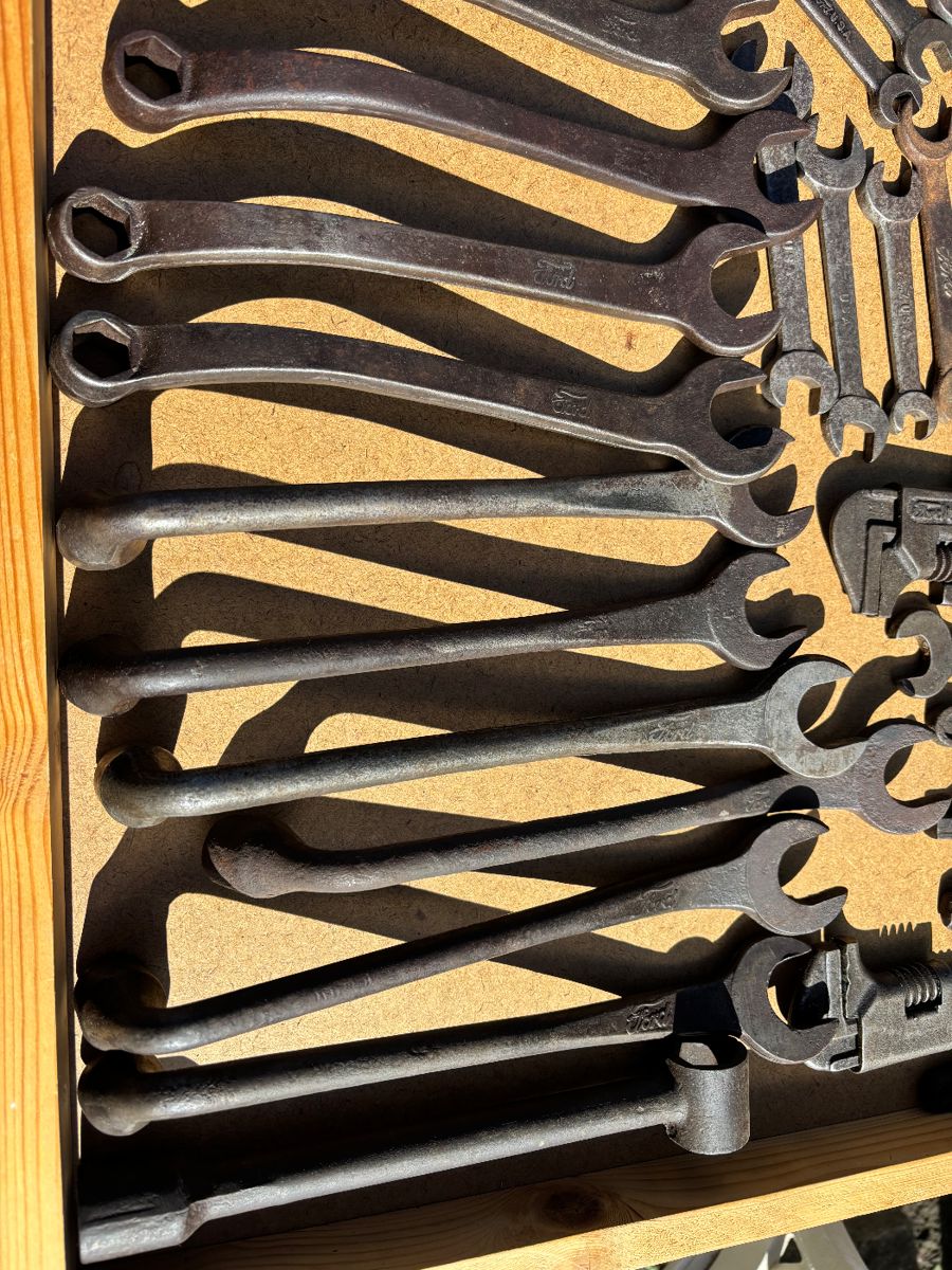 Waterloo Barn Section Barn Sale with Lots of Tools! in Waterloo, NY starts on 10/24/2025