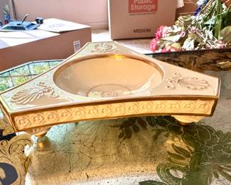 Mottahedeh Porcelain Gold Leaf Plated Ashtray / Footed Dish