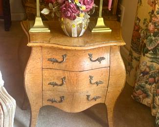 Italian Bombe Chest