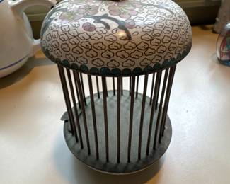 Cloisonné cricket cage