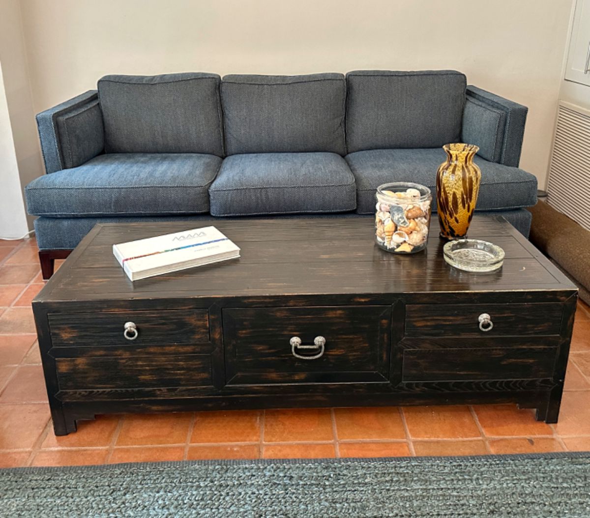 There are two of this coffee table.