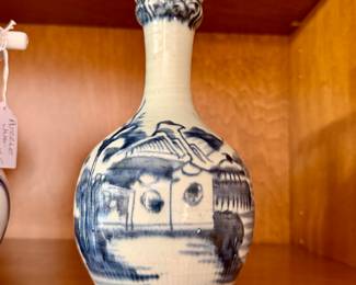 Antique Chinese porcelain water bottle 19th century
