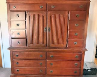 Walnut chest of drawers (in two sections)