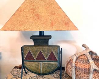 Table lamp + woven basket with antler