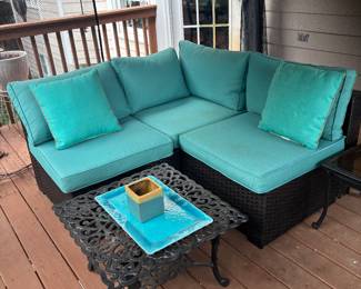 Outdoor mini sectional in weather resistant wicker