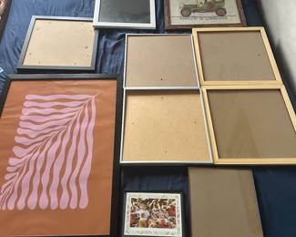 Multiple frames & canvases, great for artists.
We have more than photographed here.
Priced to sell!