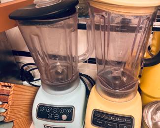 Kitchen Aid blenders & other kitchen items. Priced to sell.