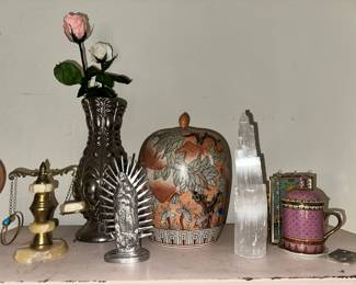 Antique ginger jar & other global crafts/collectables.
