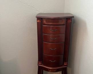 Jewelry cabinet 