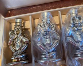 Wine bottle stoppers